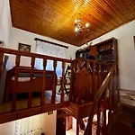 Villa Castle View Traditional House - Free Parking On Site *