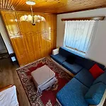 Castle View Traditional House - Free Parking On Site *