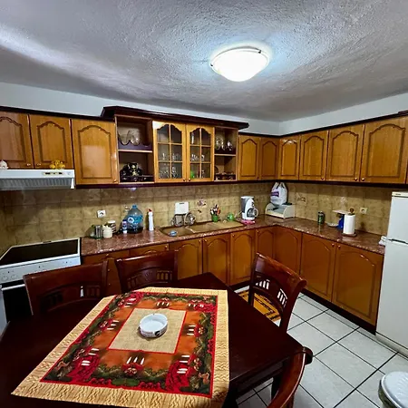 Castle View Traditional House In * Gjirokastër