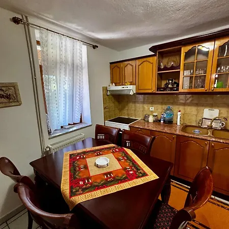 Castle View Traditional House In וילה