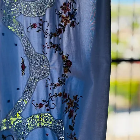 וילה Castle View Traditional House In *