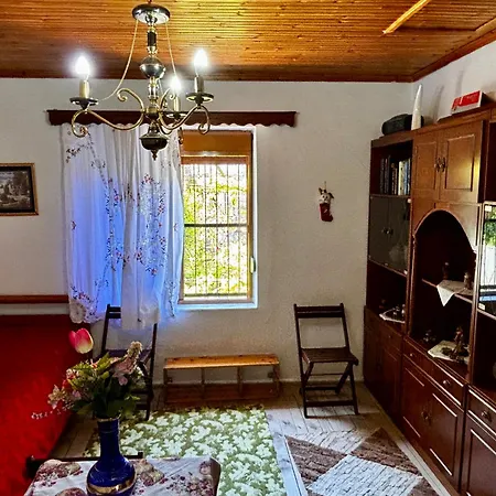Villa Castle View Traditional House - Free Parking On Site