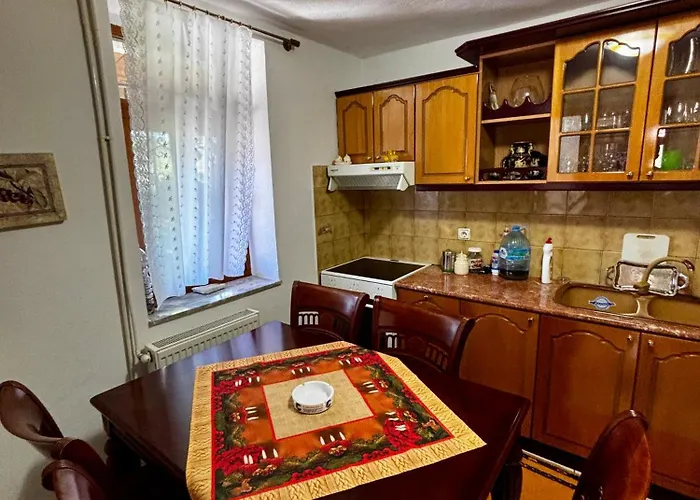 Castle View Traditional House In Вилла