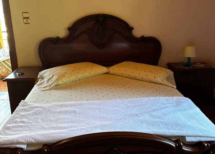Castle View Traditional House In Вилла