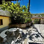 Castle View Traditional House - Free Parking On Site *