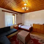Castle View Traditional House - Free Parking On Site