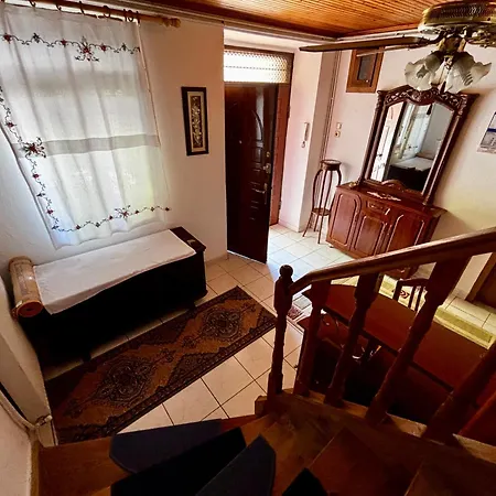 Villa Castle View Traditional House In Gjirokastër
