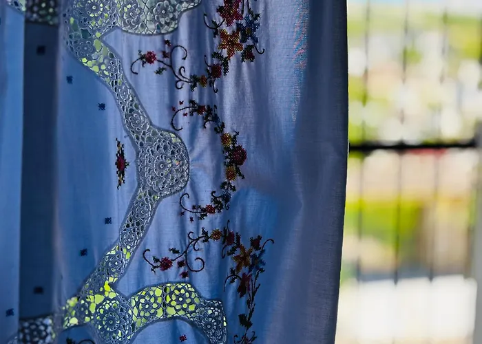 别墅 Castle View Traditional House In *